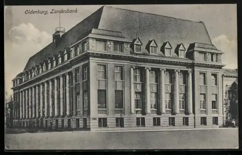 AK Oldenburg / Gr., Landesbank mit Strassenpartie