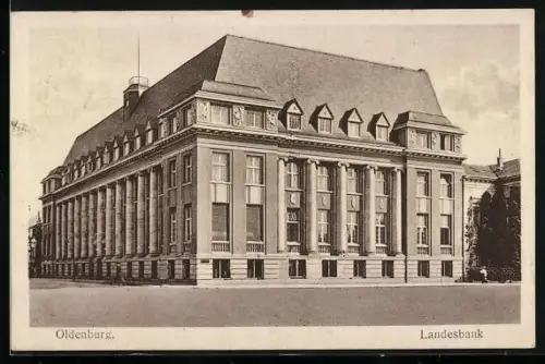 AK Oldenburg / Gr., Landesbank mit Strassenpartie