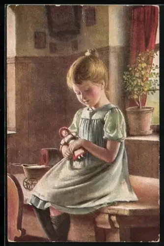 AK Mädchen mit ihrer Puppe im Arm