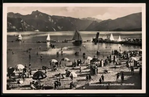 AK Gmunden /Salzkammergut, Strandbad mit Badegästen u. Segelbooten