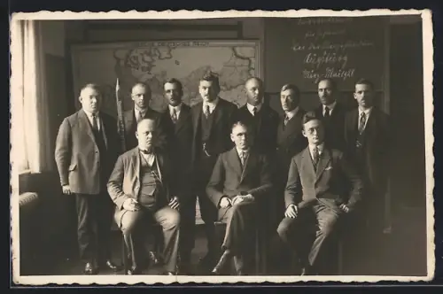 Foto-AK Augsburg, Unterrichtskurs für Postanwerber bei der Ober-Postdirektion 1928