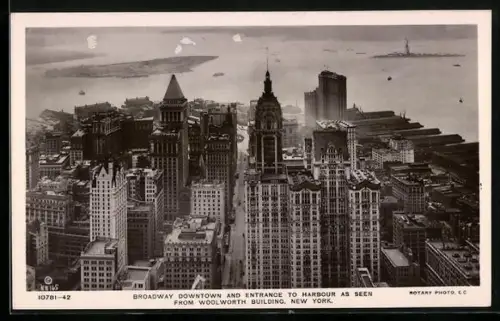 AK New York, Broadway Downtown and Entrance to Harbour as seen from Woolworth Tower