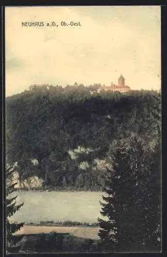 AK Neuhaus a. D., Blick vom Fluss zu einem Anwesen