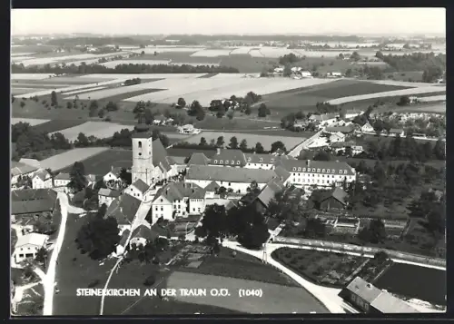 AK Steinerkirchen an der Traun, Ortsansicht mit Kirche aus der Vogelschau