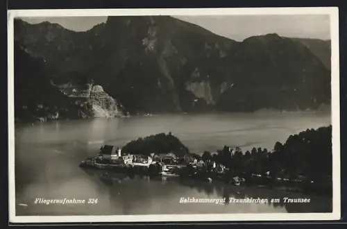 AK Traunkirchen am Traunsee, Salzkammergut, Teilansicht, Fliegeraufnahme