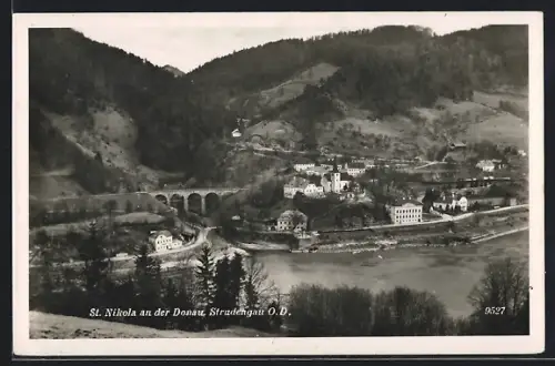 AK Sankt Nikola an der Donau, Blick zum Ort von der gegenüberliegenden Uferseite
