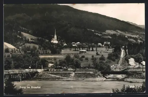 AK Berg im Drautal, Ortspartie mit Kirche