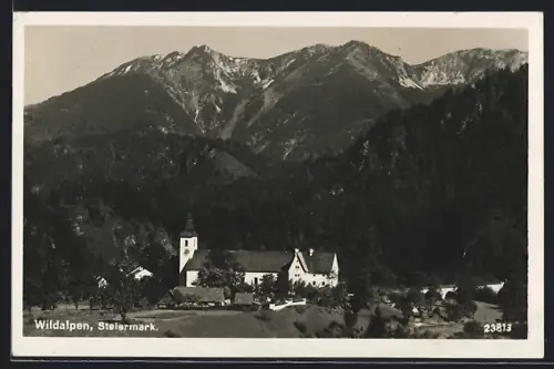 AK Wildalpen i. d. Steiermark, Blick auf die Kirche unter dem Berg