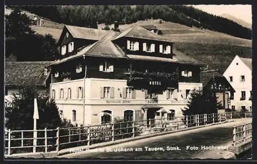 AK St. Johann am Tauern, Hotel Post mit Strassenpartie