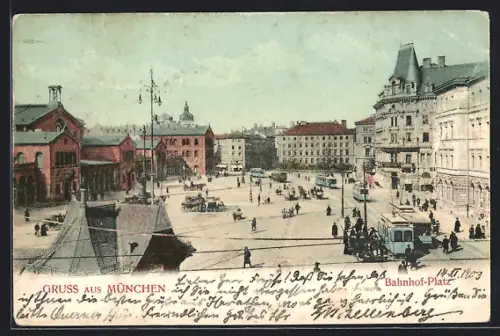 AK München, Bahnhof-Platz mit Strassenbahnen am Bahnhof