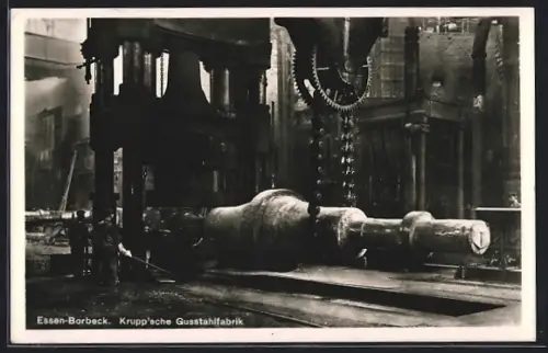 AK Essen-Borbeck, Fabrikarbeiter arbeiten in der Krupp`schen Gussstahlfabrik