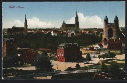 AK Ulm a. Donau, Strassenpartie mit Münster
