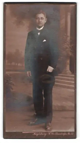 Fotografie Paul Friede, Magdeburg, Diesdorfer Str. 32, Eleganter Junge im Anzug