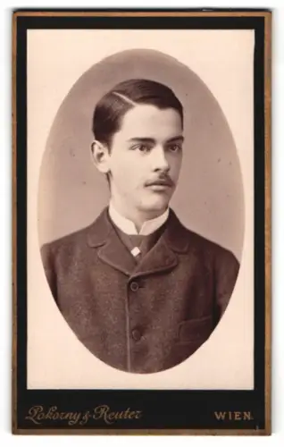 Fotografie Pokorny & Reuter, Wien, Kohlmarkt 1, Porträt eines jungen Mannes
