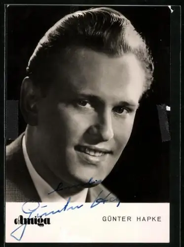 AK Musiker Günter Hapke lächelnd in Kamera blickend, Autograph