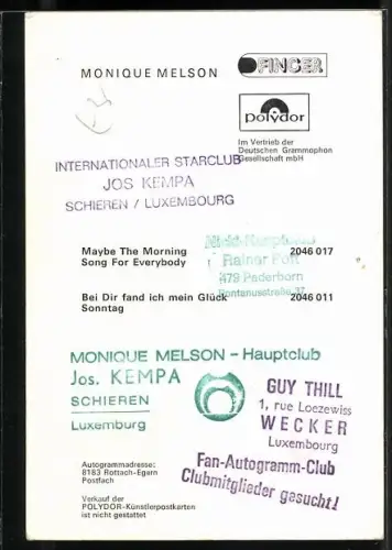 AK Musikerin Monique Melson in grüner Bluse, Autograph