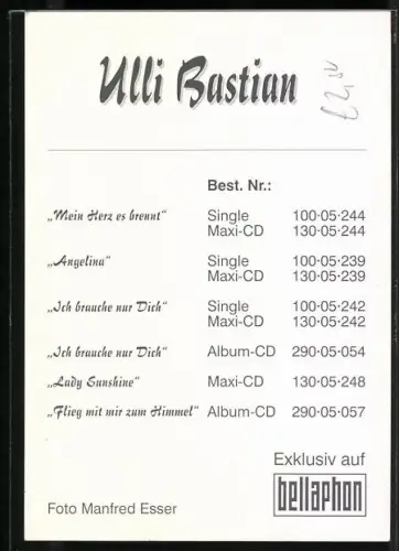 AK Musiker Ulli Bastian lächelnd in Kamera blickend, Autograph