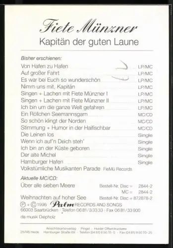 AK Musiker Fiete Münzer im Anzug auf einem Boot, Autograph