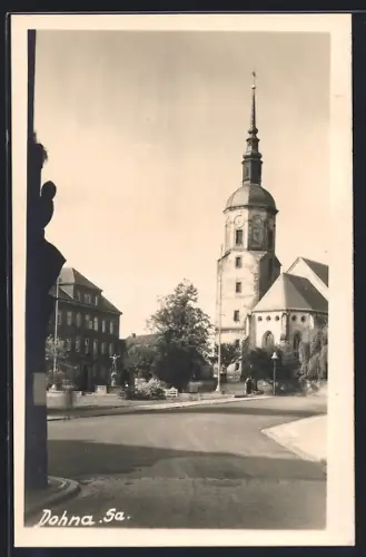 AK Dohna /Sa., Kirche und Strassenplatz