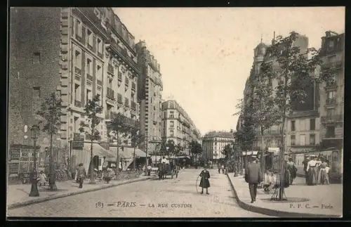 AK Paris, La rue Custine mit Geschäften, Pferdekutsche