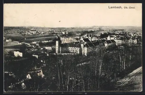 AK Lambach /Ob.-Oest., Teilansicht mit Blick über die Umgebung