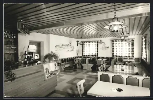 AK Vorderweissenbach /O. Ö., Grenzlandgasthaus Baumann, Gaststube, Guglwald 8