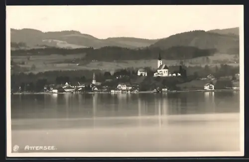 AK Attersee, Uferpartie mit Gebirgspanorama und Kirche