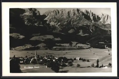 Foto-AK Ellmau /Tirol, Gesamtansicht mit Alpenpanorama