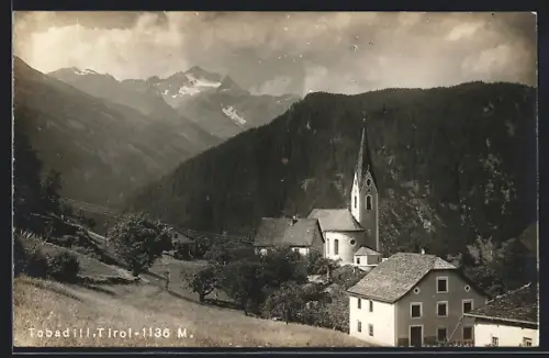 AK Tobadill /Tirol, Teilansicht mit Kirche und Alpenpanorama