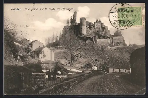 AK Vianden, Strassenpartie mit Blick zur Burg