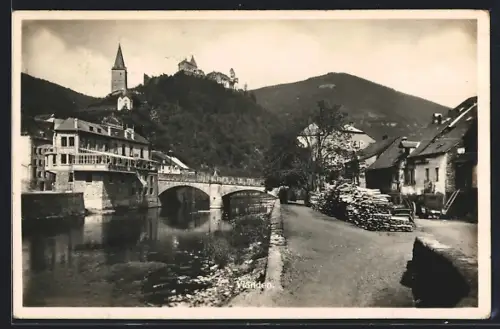 AK Vianden, Ortsansicht mit Brücke und Schloss