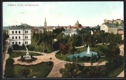AK Pirna a. Elbe, Friedenspark, Brunnen, Stadtansicht