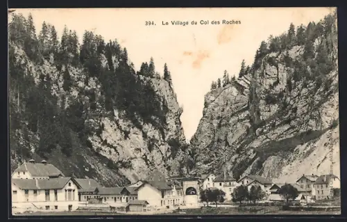 AK Col des Roches, Le Village