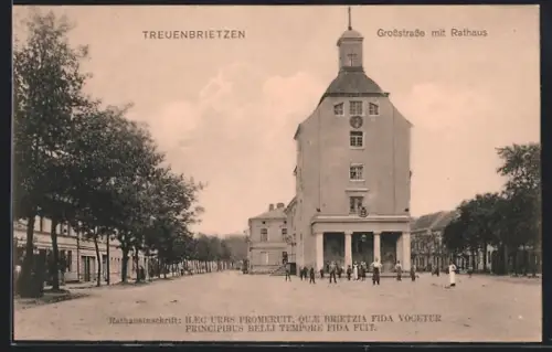 AK Treuenbrietzen, Grossstrasse mit Rathaus