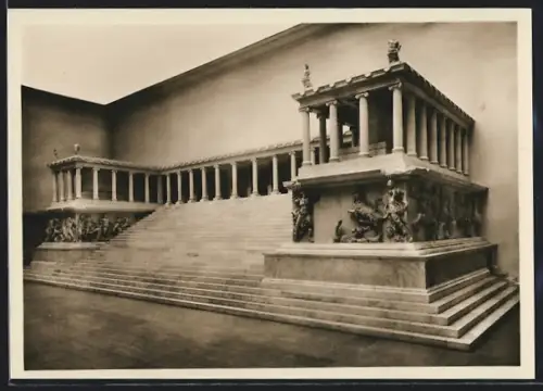 AK Berlin, Pergamonmuseum, Altar von Pergamon