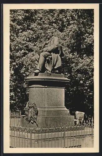 AK Neubrandenburg /Meckl., Fritz-Reuter-Denkmal