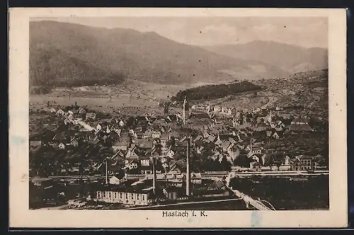 AK Haslach i. K., Gesamtansicht der Stadt mit Fabrik und Kirche