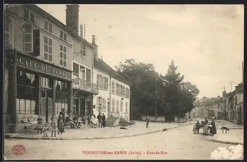 AK Vendeuvre-sur-Barse /Aube, Grande-Rue avec le Café de Paris et les habitants