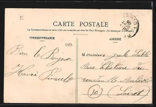 AK St-Phal, Groupe scolaire avec enfants devant le bâtiment