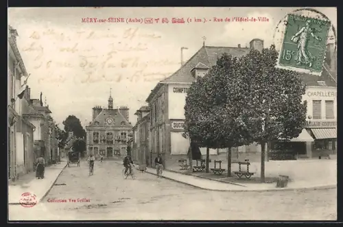 AK Méry-sur-Seine /Aube, Rue de l`Hôtel-de-Ville avec cyclistes et piétons