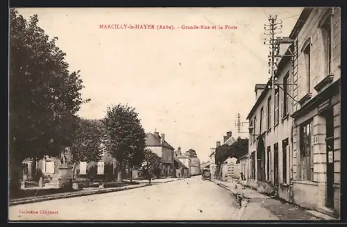 AK Marcilly-le-Hayer /Aube, Grande-Rue et la Poste