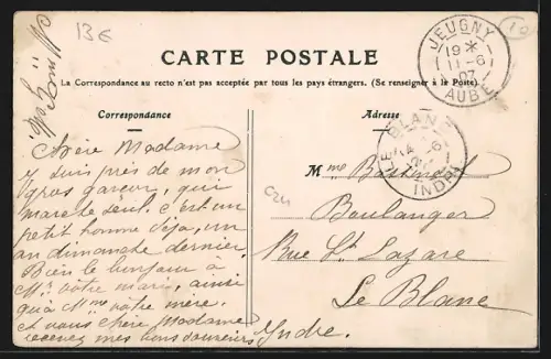 AK Jeugny, Mairie et école avec des habitants sur la place