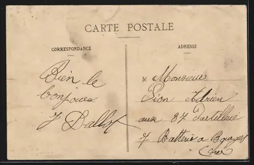 AK Troyes, Le Défilé près le Monument des Enfants de l`Aube