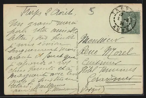 AK Troyes, Boulevard Carnot avec passants et bâtiments élégants