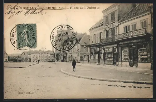AK Romilly-sur-Seine /Aube, Place de l`Union avec commerces et passant