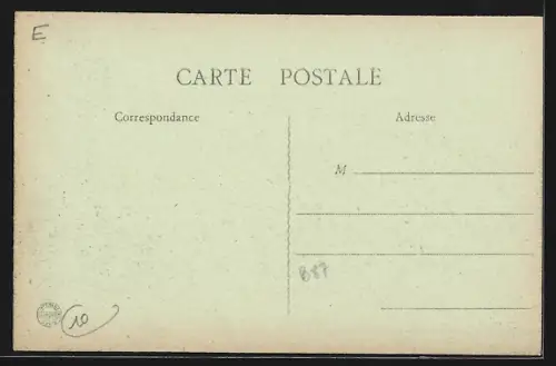 AK Plancy, Rue de l`Église avec vue sur l`église et bâtiments environnants