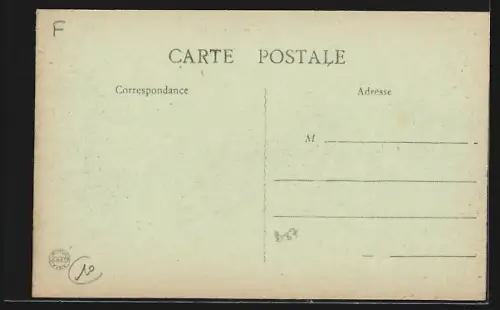 AK Plancy, Place de la Halle avec des enfants jouant dans la rue