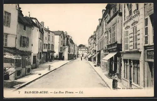 AK Bar-sur-Aube, La Rue Thiers