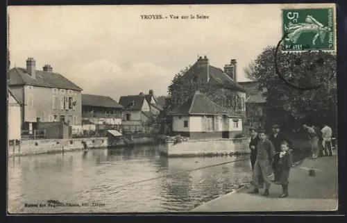 AK Troyes, Vue sur la Seine