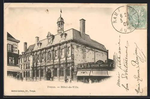 AK Troyes, Hôtel-de-Ville et Épicerie Moderne en vue